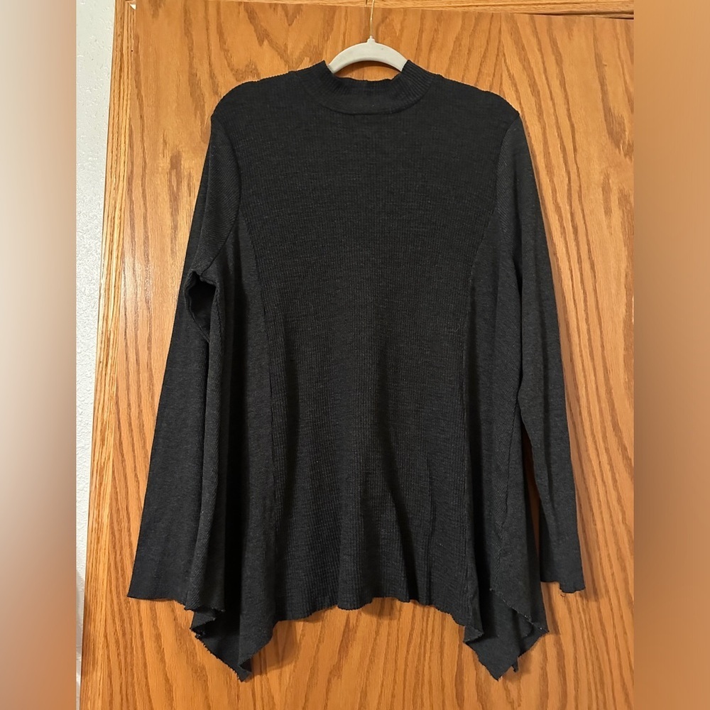 T.La Women’s Grey Ribbed Mock Neck Flare Top - Size XL